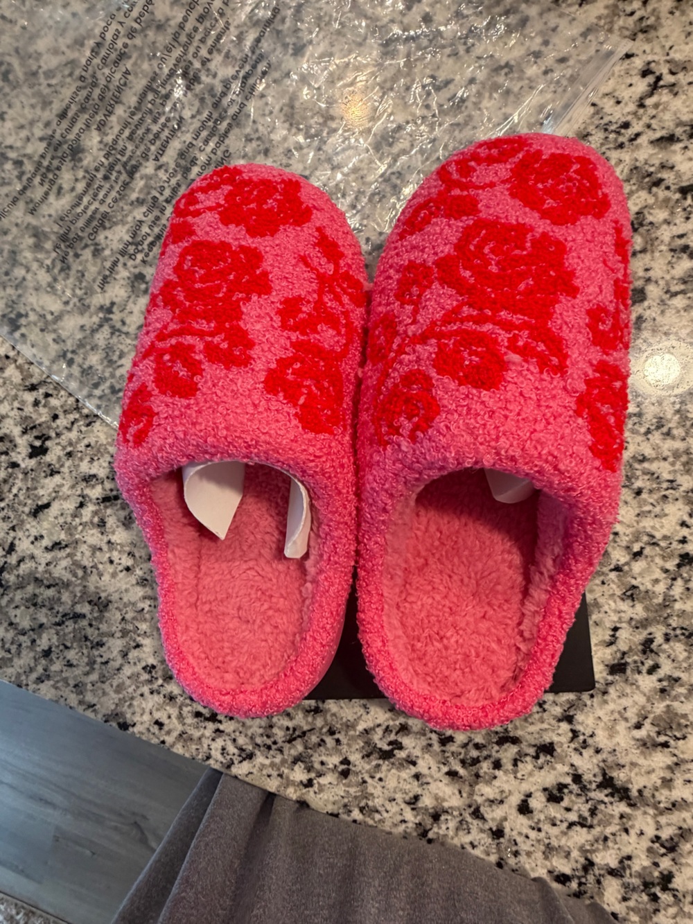 Living Royal Plush Pink & Red Floral Women’s Slip-On Slippers. Sealed bag